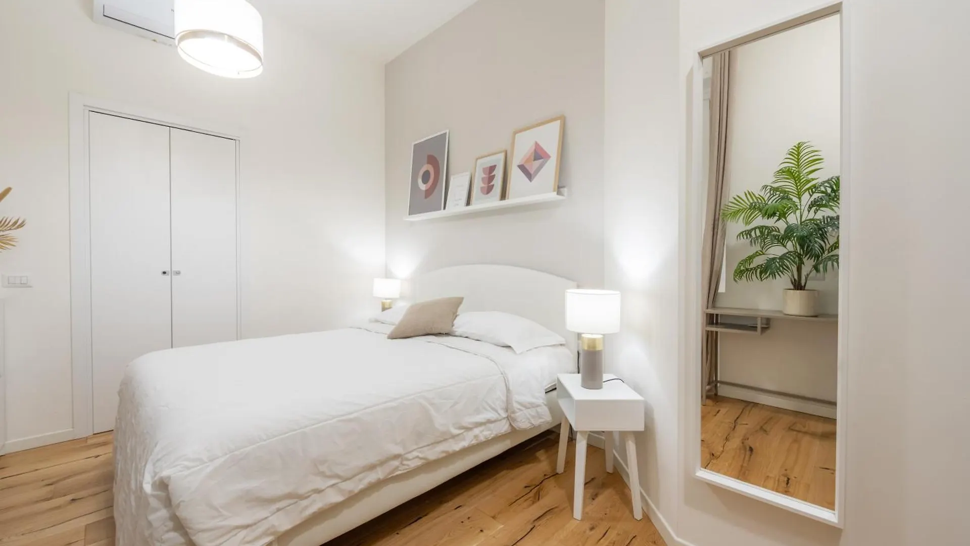 We Home - Babila Boutique - Milano 0*,