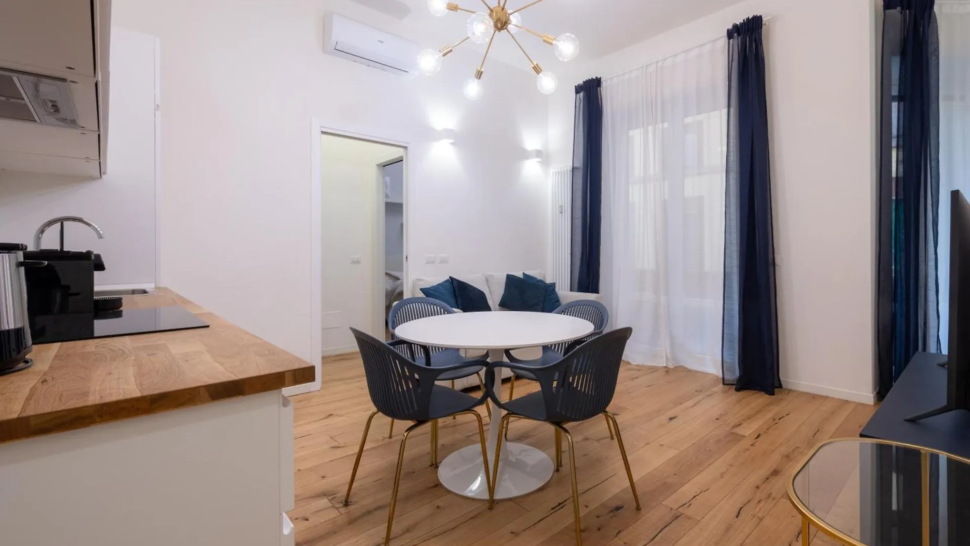 We Home - Babila Boutique - Milano Olaszország